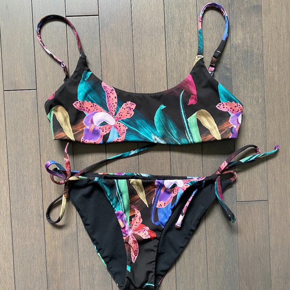HURLEY ORCHID SNACK Bralette Bikini Top and Side Tie Bottoms
